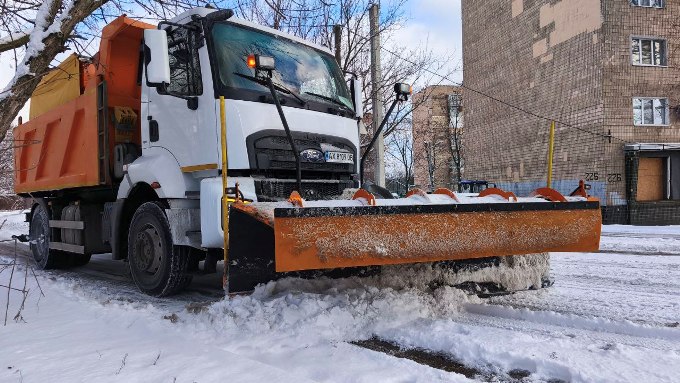 Новини Харкова: як прибирають сніг взимку